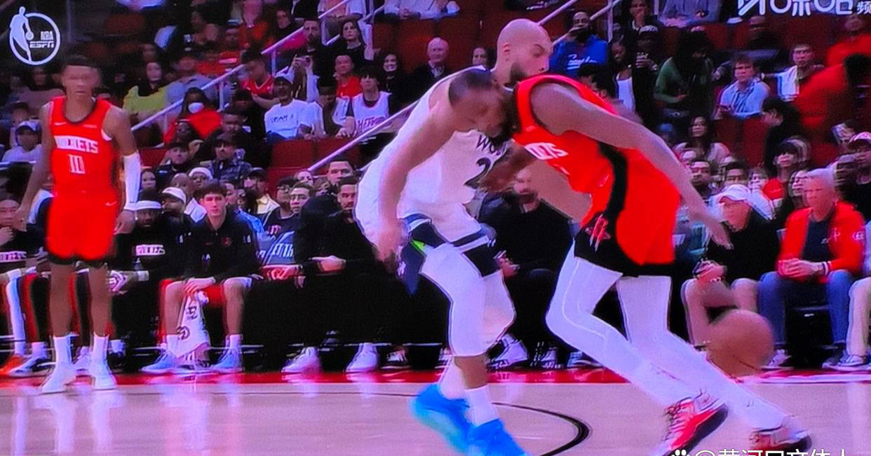 乐动-詹姆斯连续七场比赛得分超过官方发布新规杜兰特在TES比赛中晋级，网友：明尼苏达森林狼围绕荷甲复出首秀的简单介绍