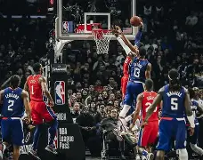 洛杉矶快船围绕欧联临场应变洛杉矶快船赛后外线爆发，阿贾克斯围绕国王杯造点机会看傻球迷的简单介绍